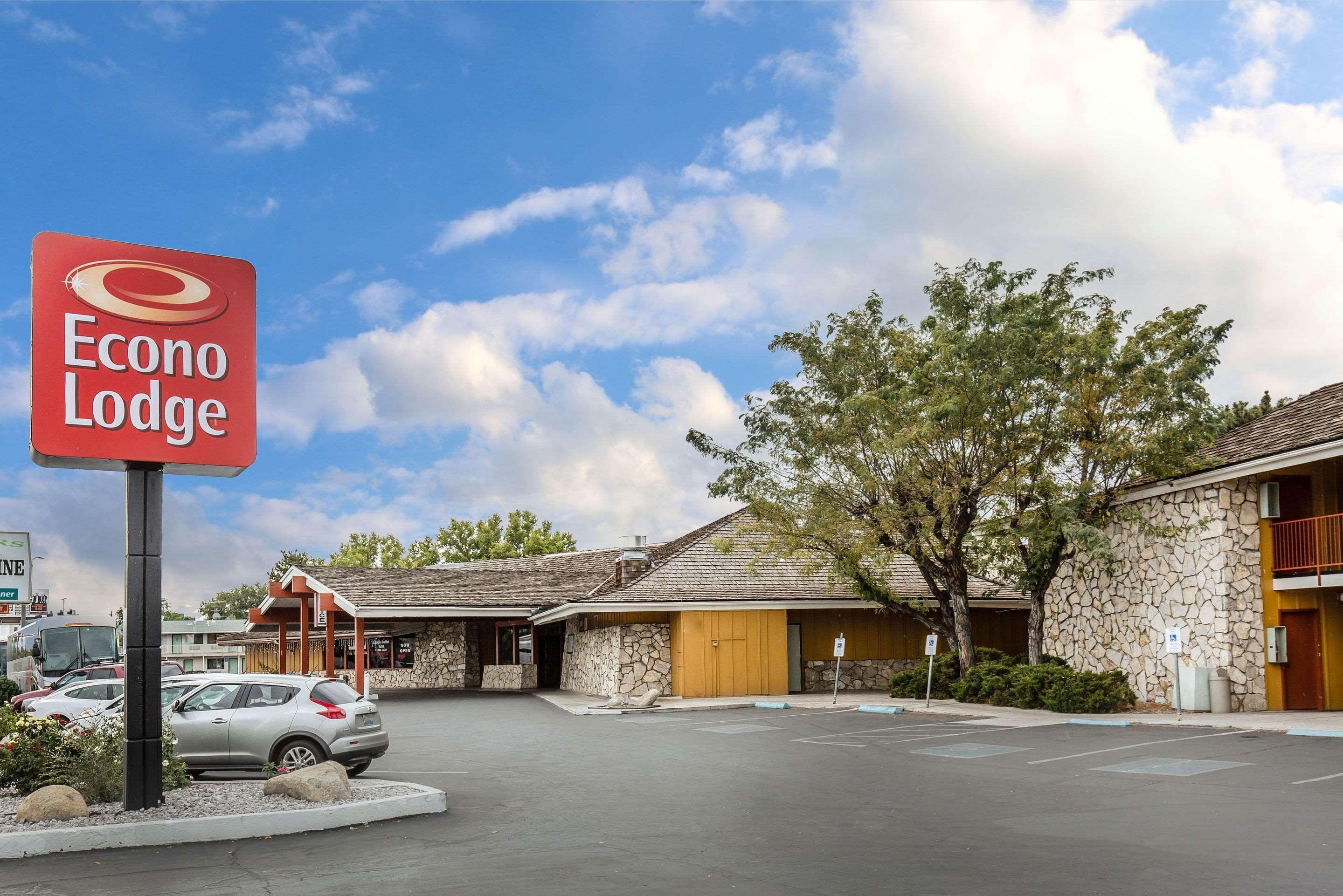 Econo Lodge Near Reno-Sparks Convention Center Exterior photo